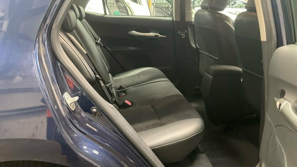 Toyota Auris 1.8L T Spirit Blue #2