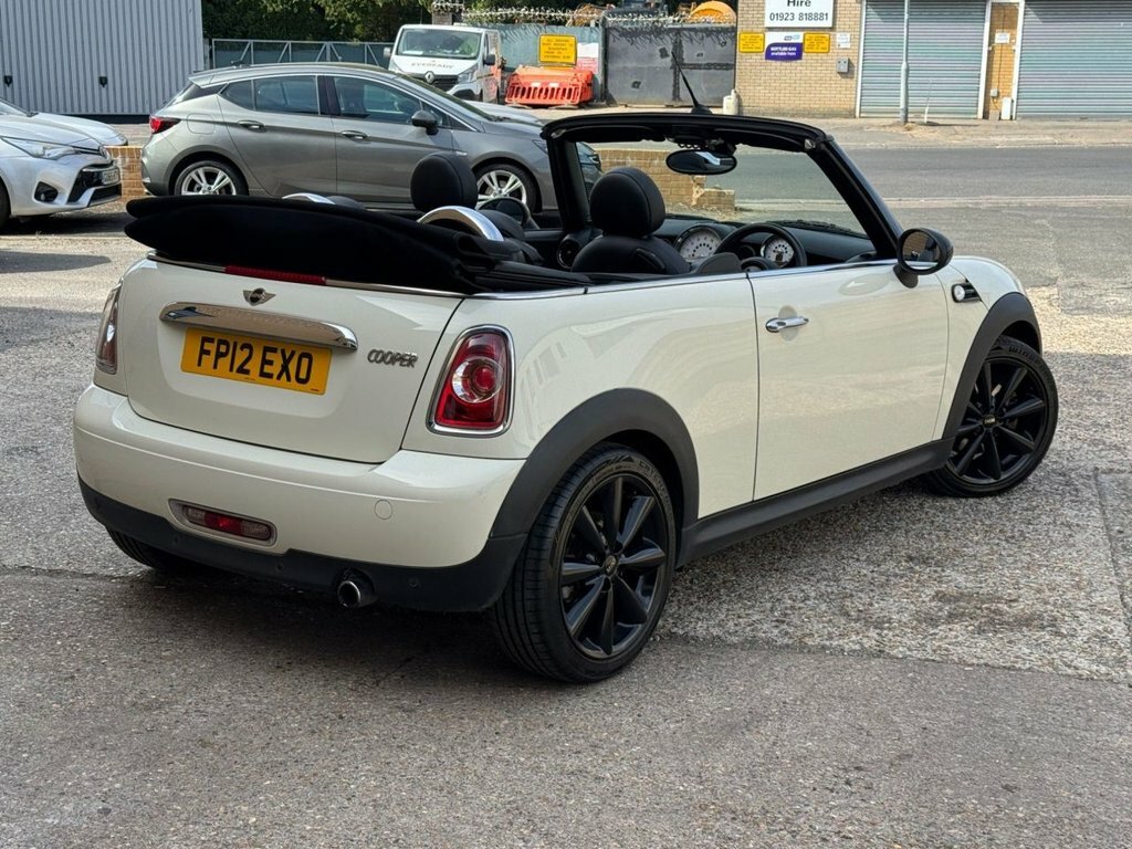 Mini Convertible 1.6L Cooper White #4