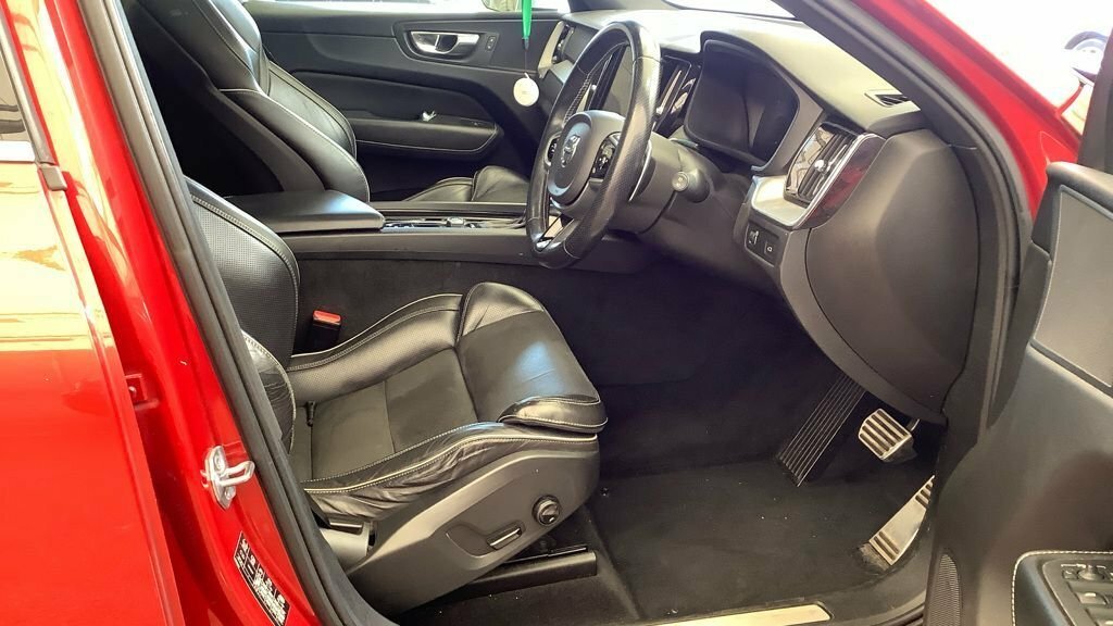 Volvo XC60 2L R-design Red #3