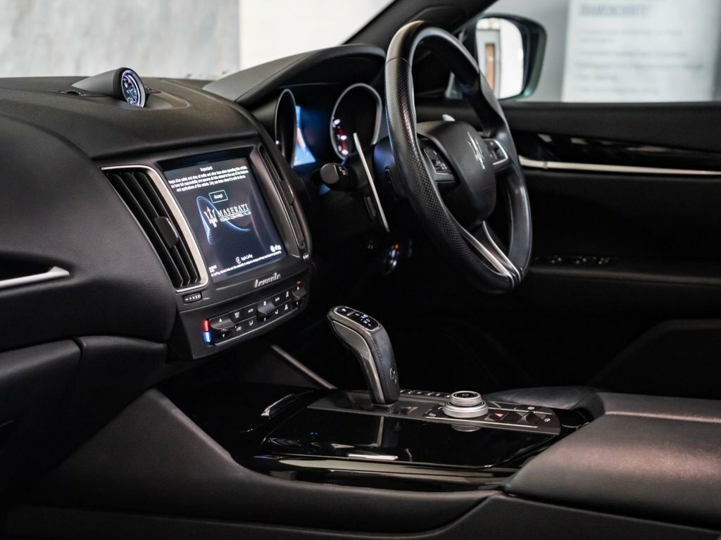 Maserati Levante Levante Gransport V6 Grey #28
