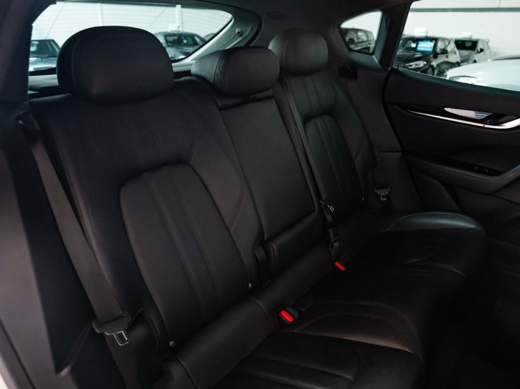 Maserati Levante Levante Gransport V6 Grey #24