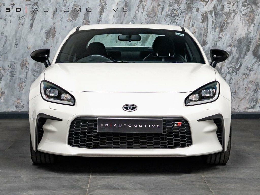 Toyota GR86 Coupe WN73ZKJ White #2
