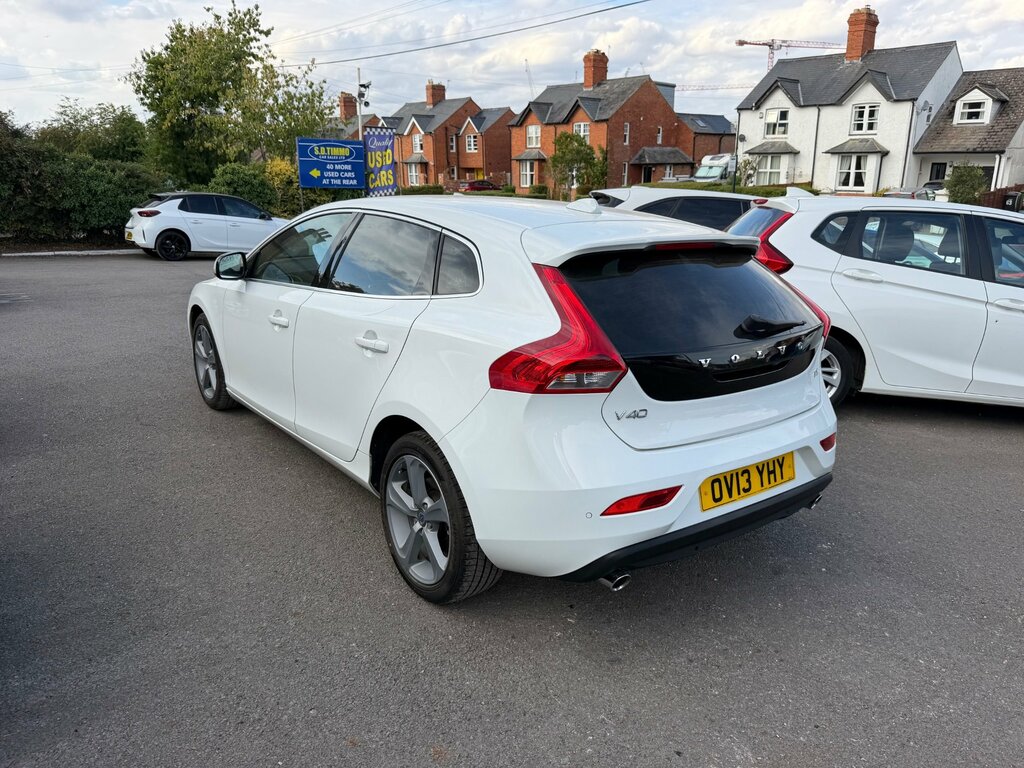 Volvo V40 Hatchback White #4