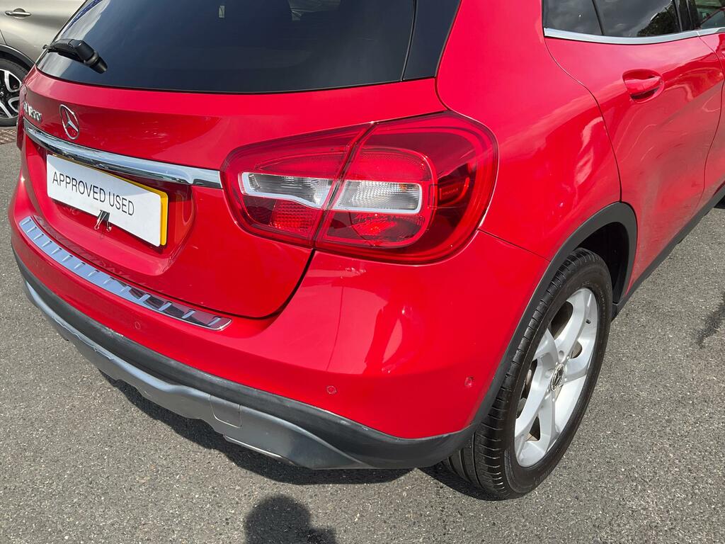 Mercedes-Benz GLA Class 1.6 Gla200 Sport Executive Suv 7G-dct Red #6