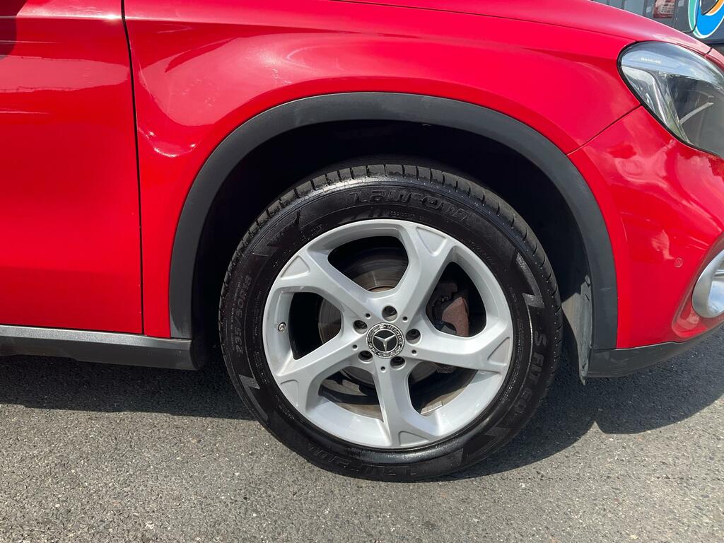 Mercedes-Benz GLA Class 1.6 Gla200 Sport Executive Suv 7G-dct Red #4