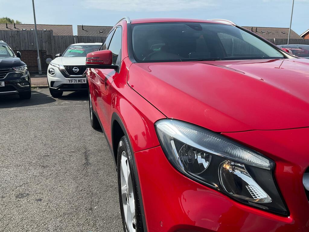 Mercedes-Benz GLA Class 1.6 Gla200 Sport Executive Suv 7G-dct Red #3