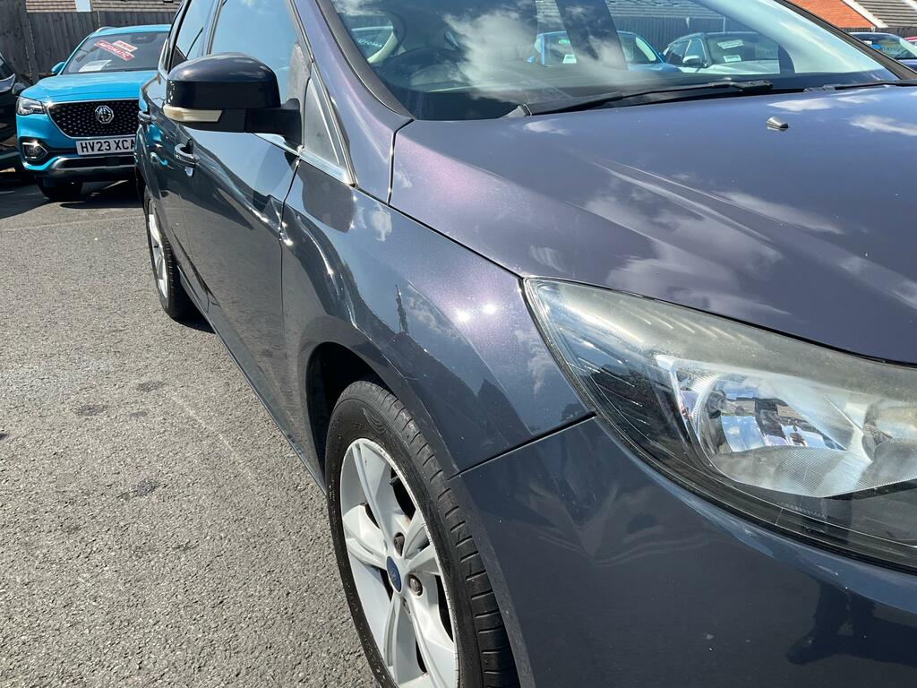 Ford Focus 1.6 Zetec Hatchback Euro 5 105 Grey #2