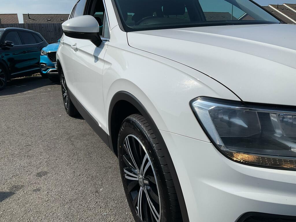 Volkswagen Tiguan 2.0 Tdi Bluemotion Tech Se Navigation Suv Dies White #2