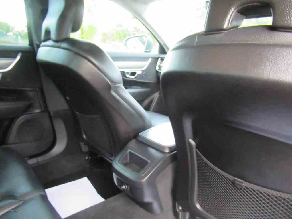 Volvo S90 2.0 D4 Momentum Geartronic DX68GYJ Grey #4