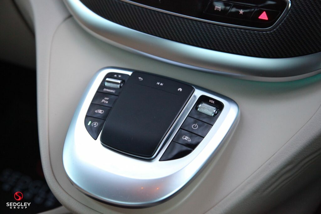 Mercedes-Benz V Class V220 D Amg Line 9G-tronic Extra Long Black #34
