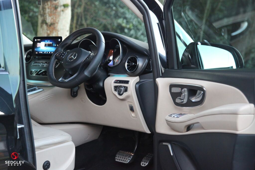 Mercedes-Benz V Class V220 D Amg Line 9G-tronic Extra Long Black #16