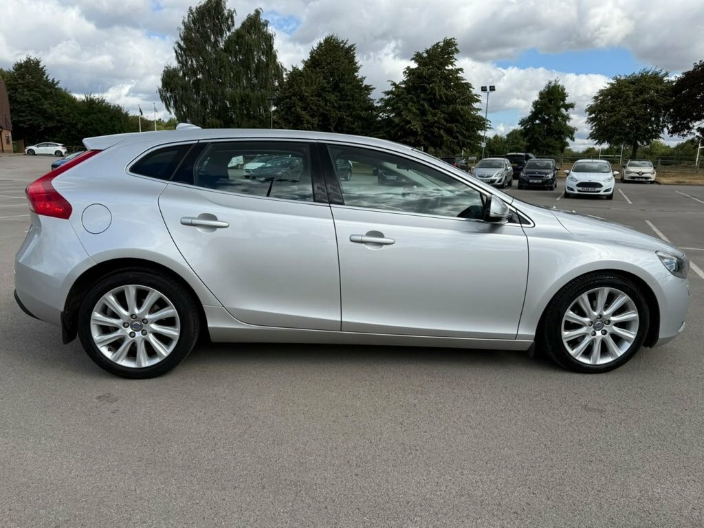 Volvo V40 1.6L Se Lux Silver #4
