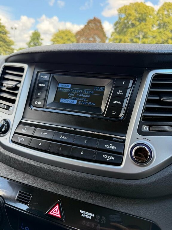 Hyundai Tucson Crdi Premium 5-Door Beige #40