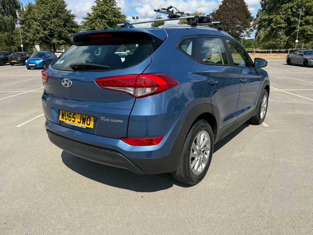 Hyundai Tucson Crdi Premium 5-Door Beige #35