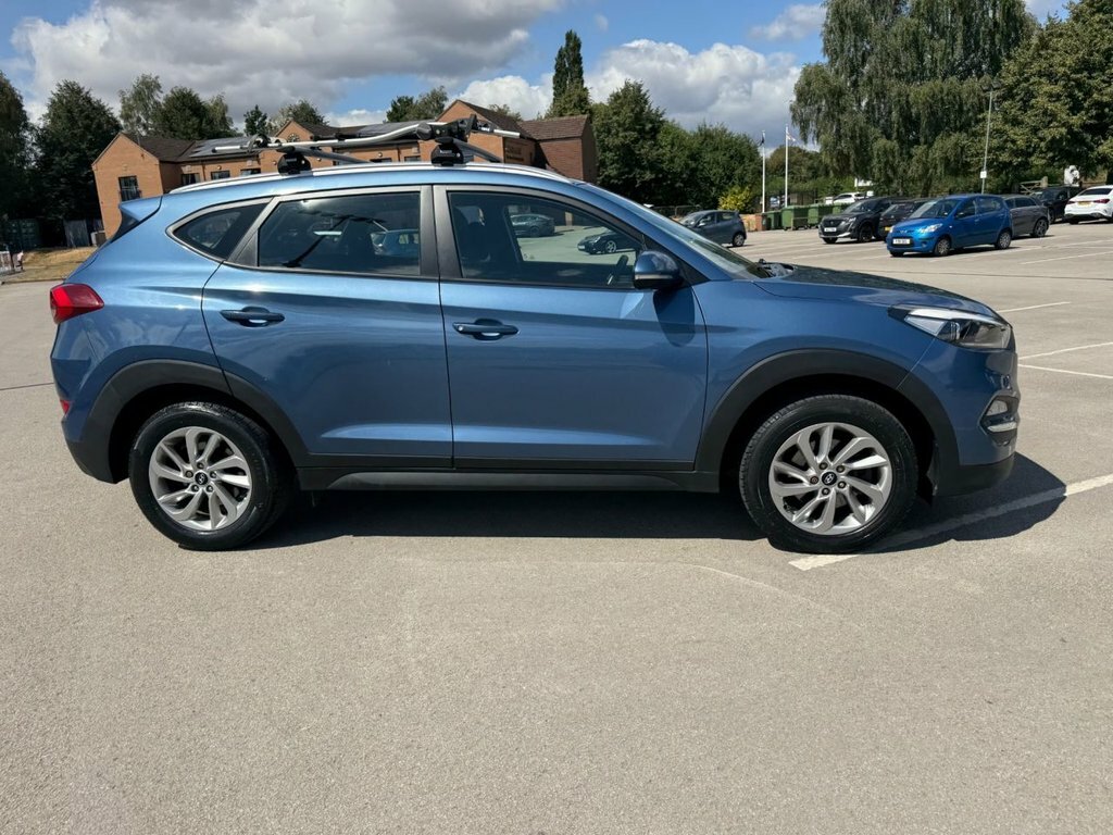 Hyundai Tucson Crdi Premium 5-Door Beige #4