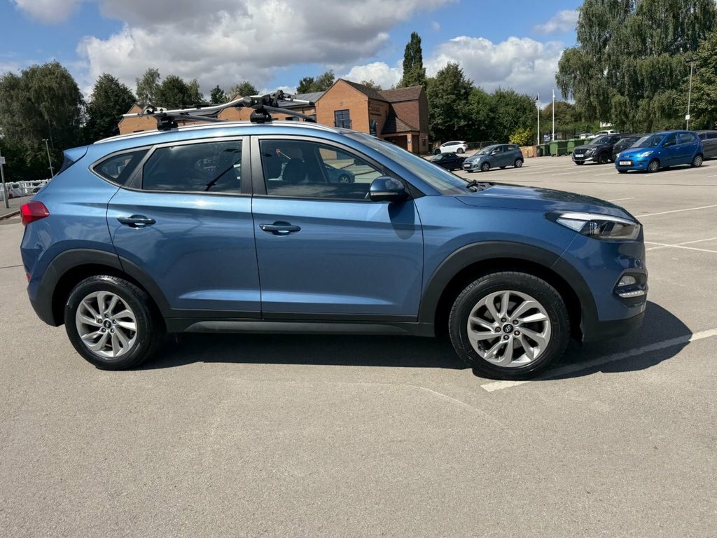 Hyundai Tucson Crdi Premium 5-Door Beige #27