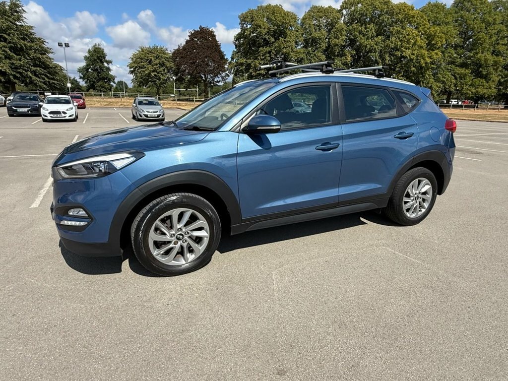 Hyundai Tucson Crdi Premium 5-Door Beige #2