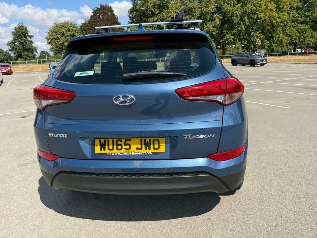 Hyundai Tucson Crdi Premium 5-Door Beige #37