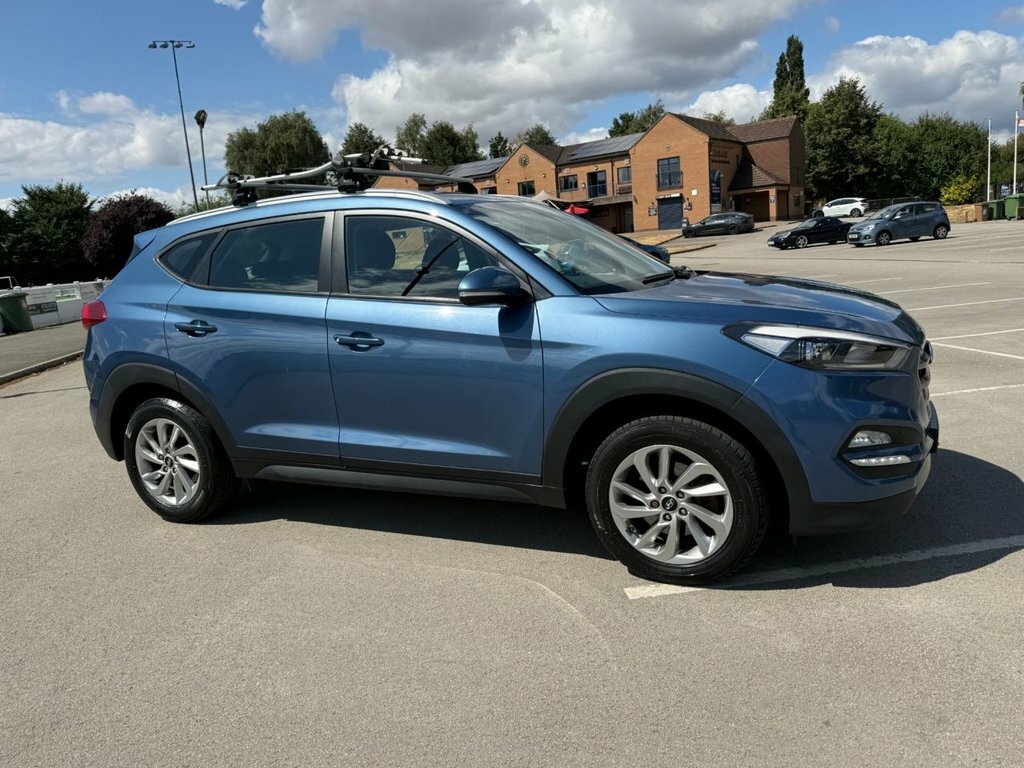 Hyundai Tucson Crdi Premium 5-Door Beige #25