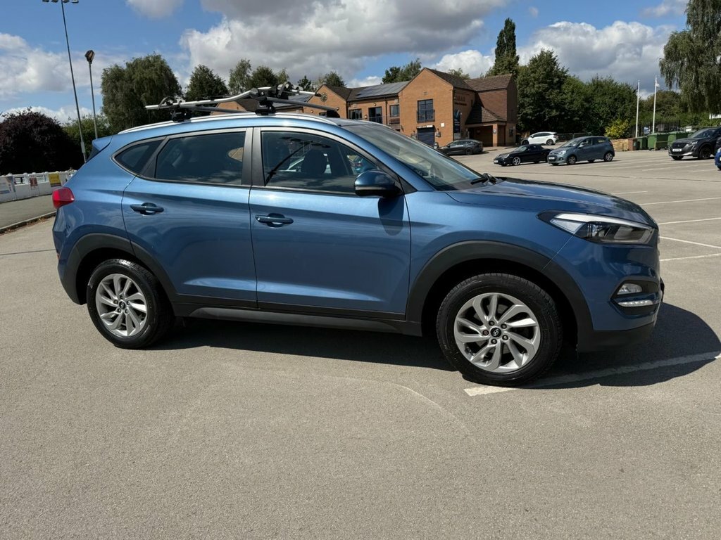 Hyundai Tucson Crdi Premium 5-Door Beige #24