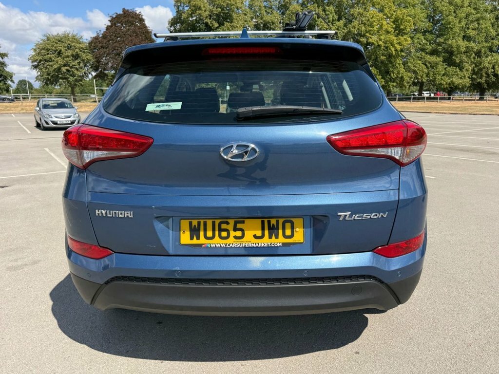 Hyundai Tucson Crdi Premium 5-Door Beige #7