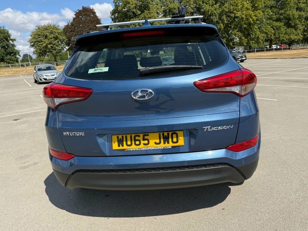 Hyundai Tucson Crdi Premium 5-Door Beige #41
