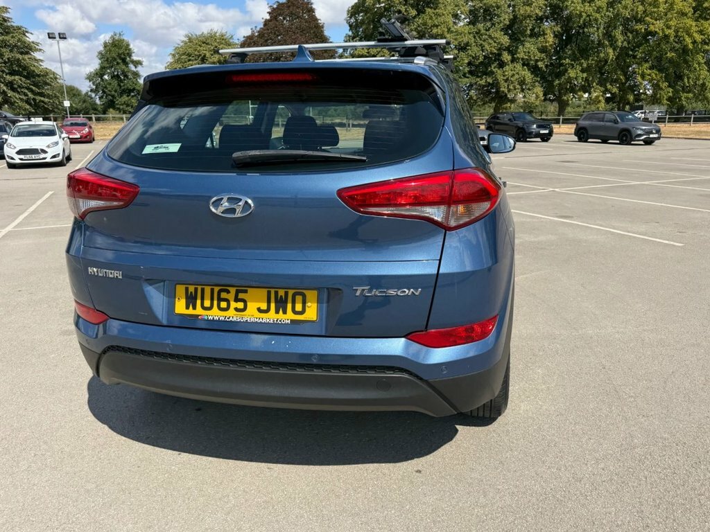 Hyundai Tucson Crdi Premium 5-Door Beige #38