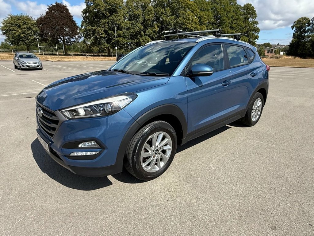 Hyundai Tucson Crdi Premium 5-Door Beige #60