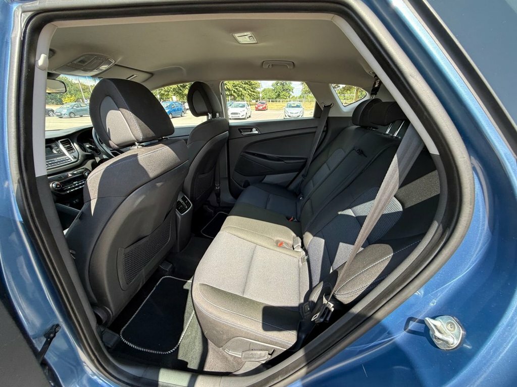 Hyundai Tucson Crdi Premium 5-Door Beige #67