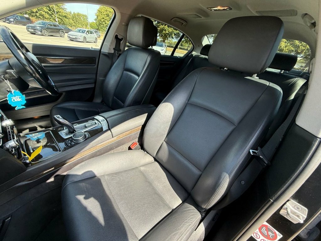 BMW 7 Series 3L Se Black #3
