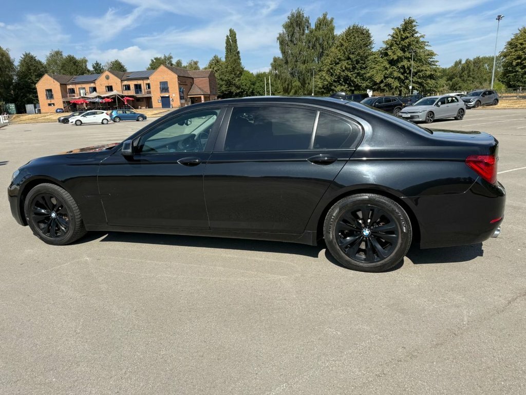 BMW 7 Series 3L Se Black #2