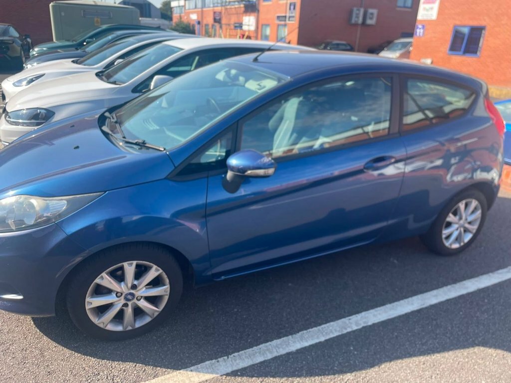 Ford Fiesta Ford Fiesta 1.6 Ghia Hatchback Silver #1