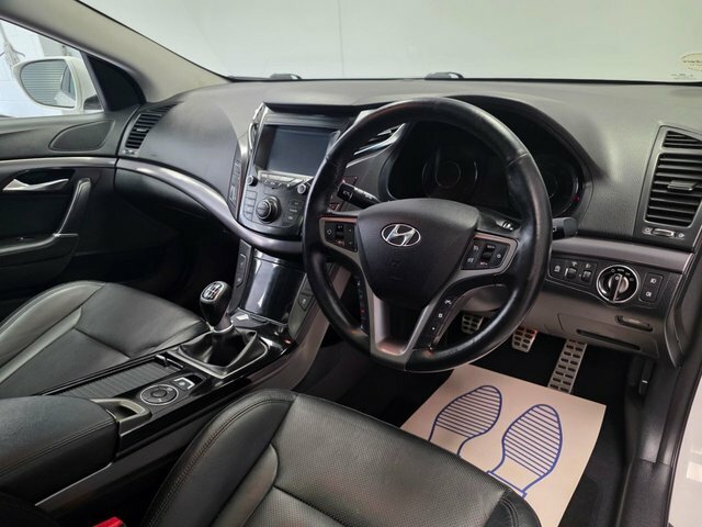 Hyundai I40 Saloon 1.7 Crdi Blue Drive Se Nav Euro 6 Ss Black #35