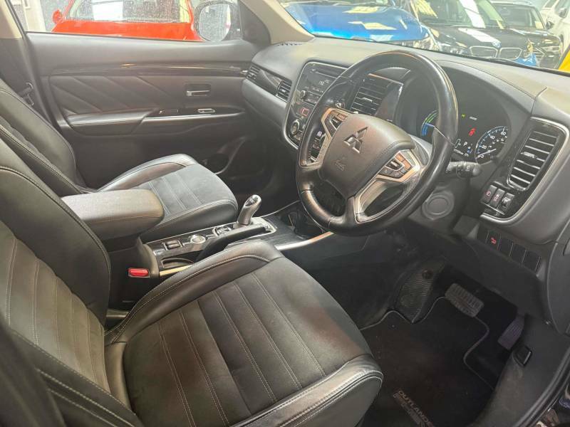 Mitsubishi Outlander 2.0 Outlander Gx 3H Phev 4Wd Black