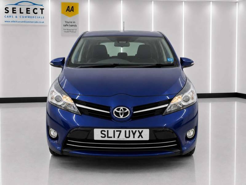 Toyota Verso 2017 1.6 V-matic Icon Mpv Euro 6 Red #8