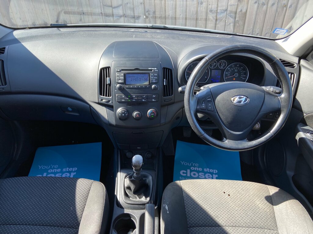 Hyundai I30 1.6 Crdi Comfort Euro 4 Black #16
