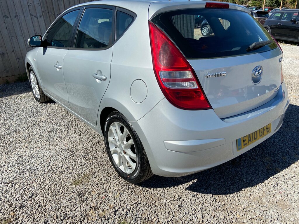 Hyundai I30 1.6 Crdi Comfort Euro 4 Black #6