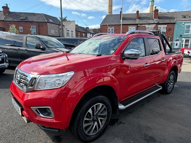 Nissan Navara Dci Tekna Pickup Double SF18ADB Red #2