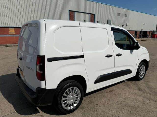 Toyota Proace City Bluehdi Icon Short Panel FN22SFV White #3