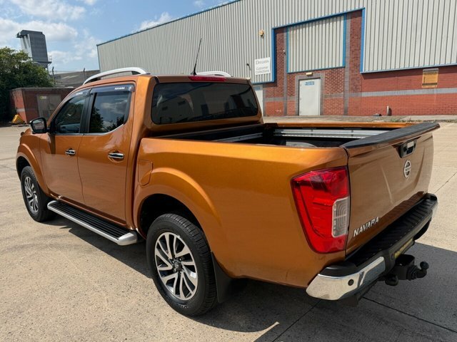 Nissan Navara Dci Tekna Pickup Double Yellow #4