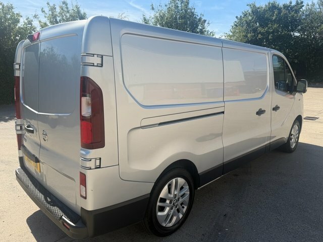 Nissan NV300 Dci 30 Tekna Panel Grey #3