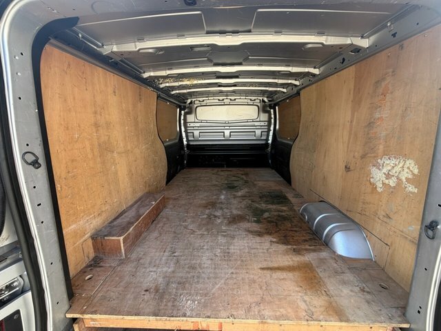 Nissan NV300 Mpv Grey #14