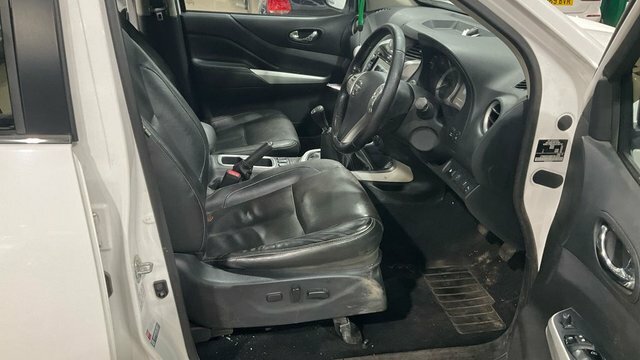 Nissan Navara Dci Tekna Pickup Double White #4