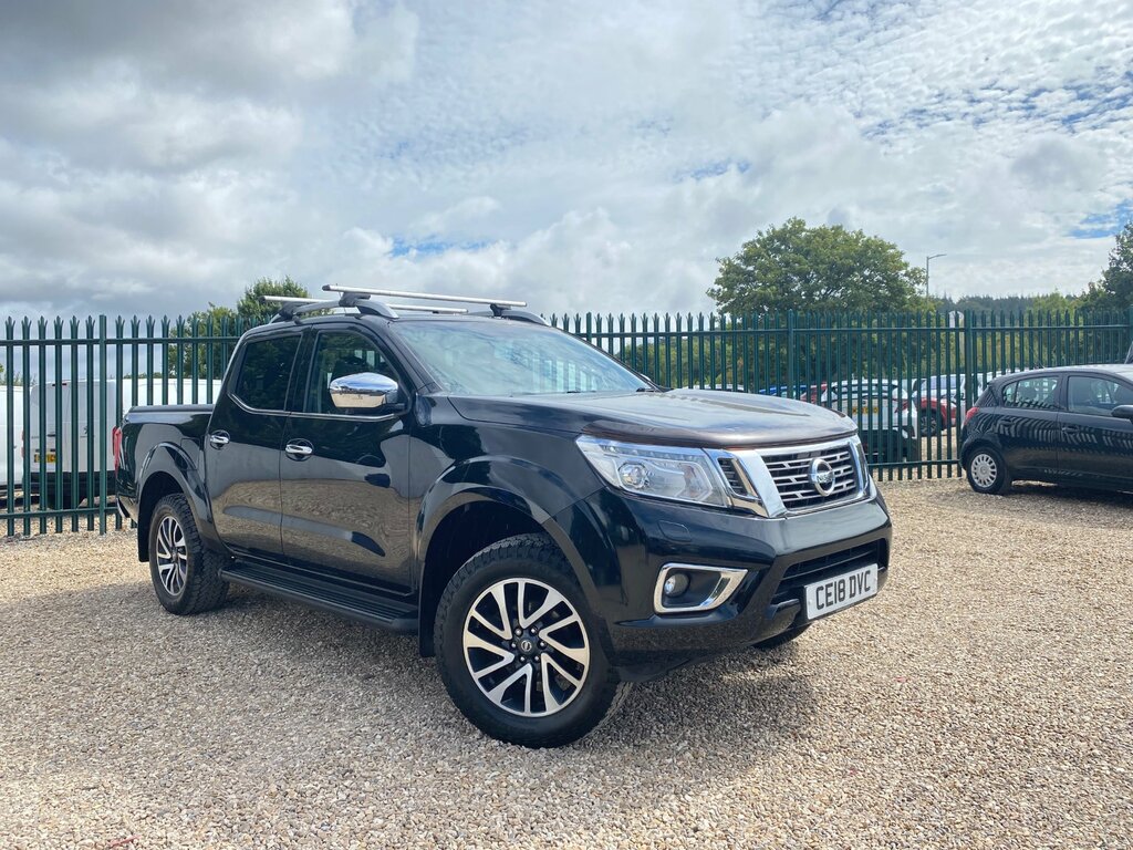 Nissan Navara 2.3 Dci Tekna Pickup Double Cab CE18DVC Black #2