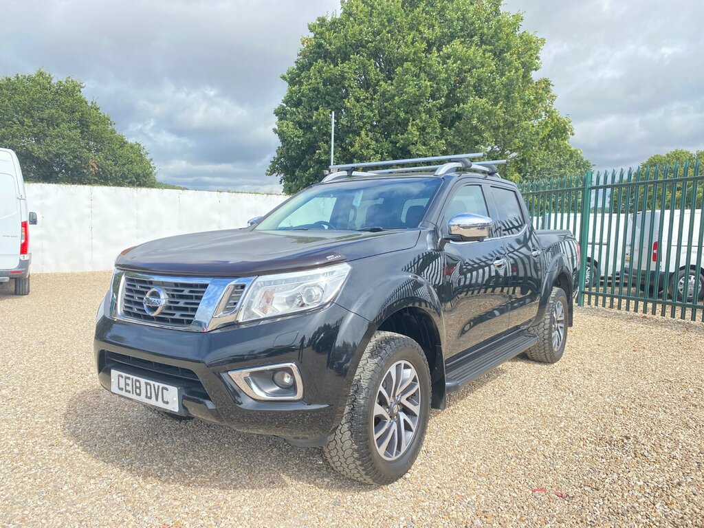 Nissan Navara 2.3 Dci Tekna Pickup Double Cab CE18DVC Black #4