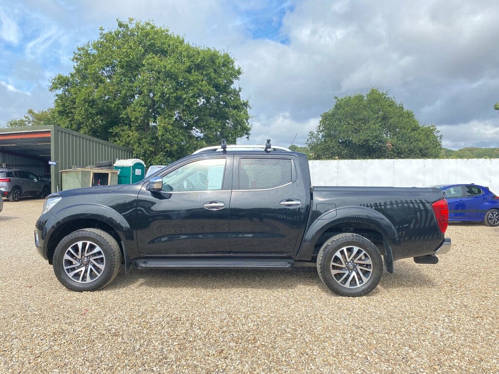 Nissan Navara 2.3 Dci Tekna Pickup Double Cab CE18DVC Black #5
