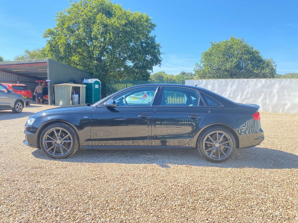 Audi A4 2.0 Tdi Black Edition Plus Saloon Manua Black #4