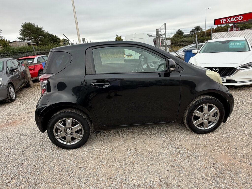 Toyota IQ Hatchback Vvt Black #9