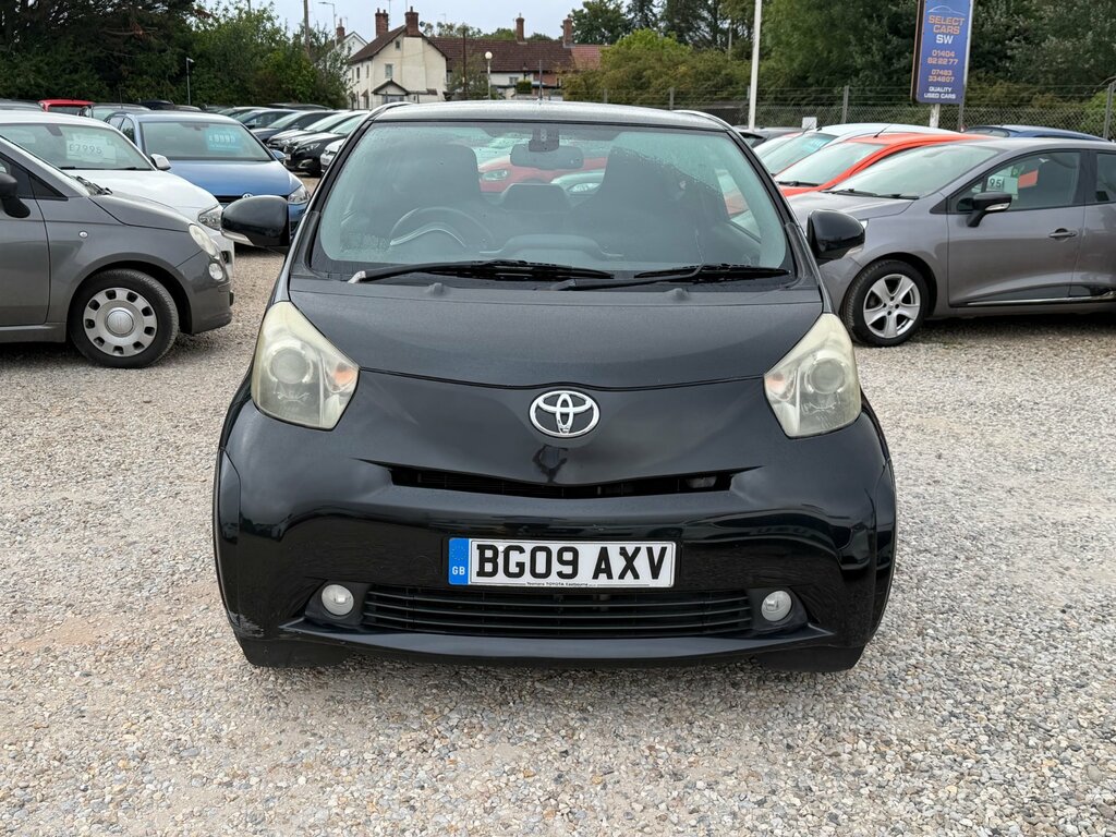 Toyota IQ Hatchback Vvt Black #3