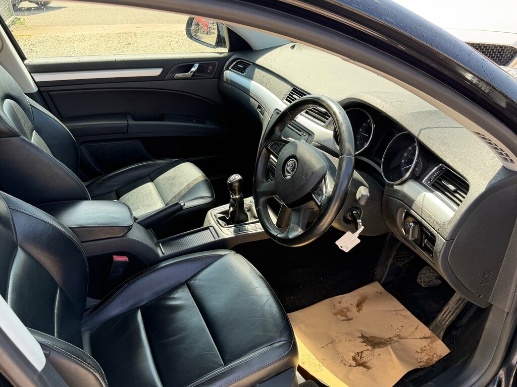 Skoda Superb 2.0 Tdi Se Business Estate Euro Black #3